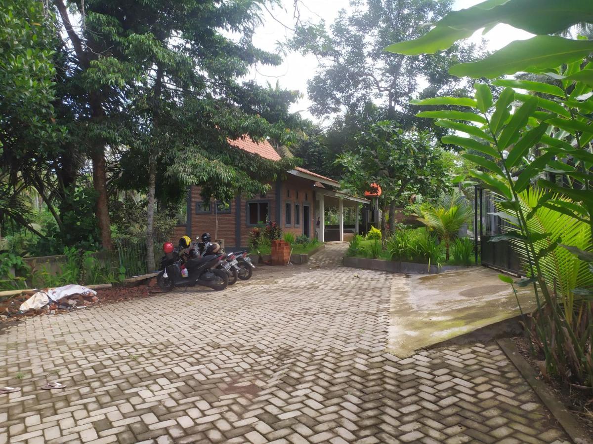 Kelapa Gading Villas Banyuwangi  Exterior photo
