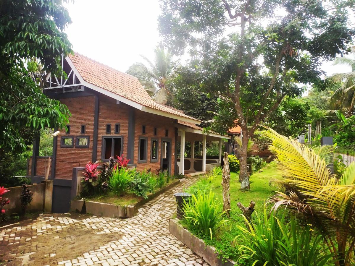 Kelapa Gading Villas Banyuwangi  Exterior photo